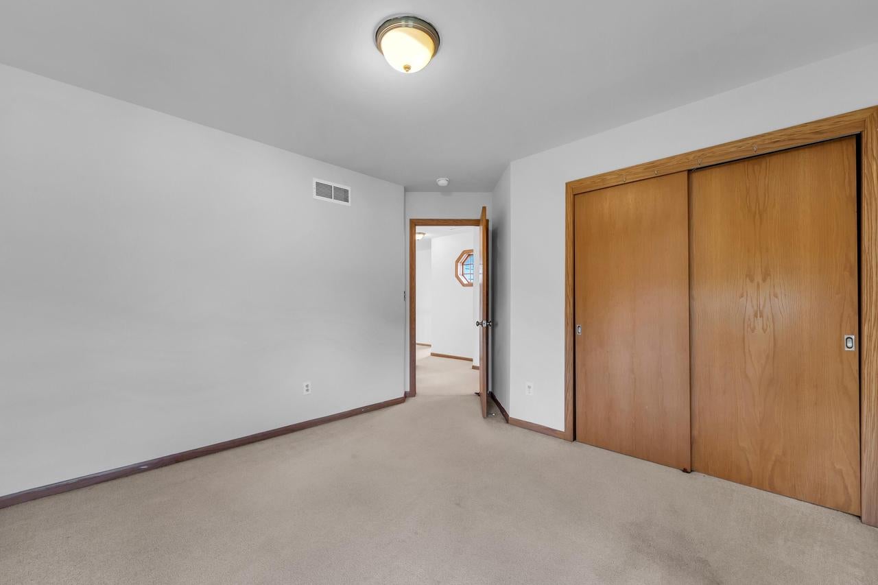 1047 27TH COURT
