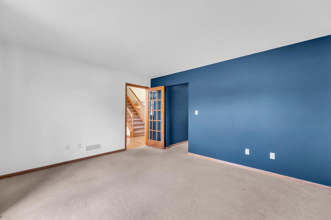 1047 27TH COURT