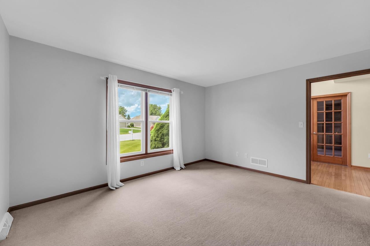1047 27TH COURT