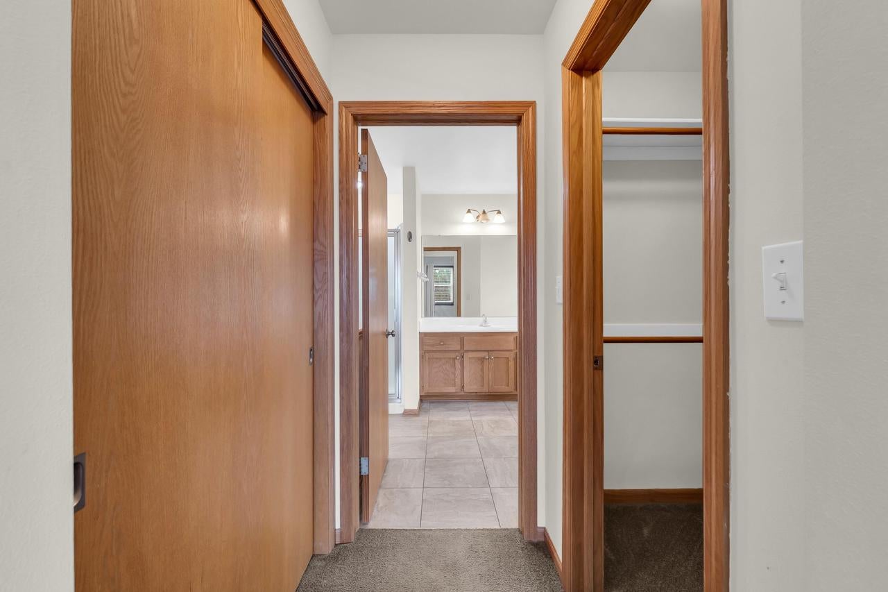 1047 27TH COURT