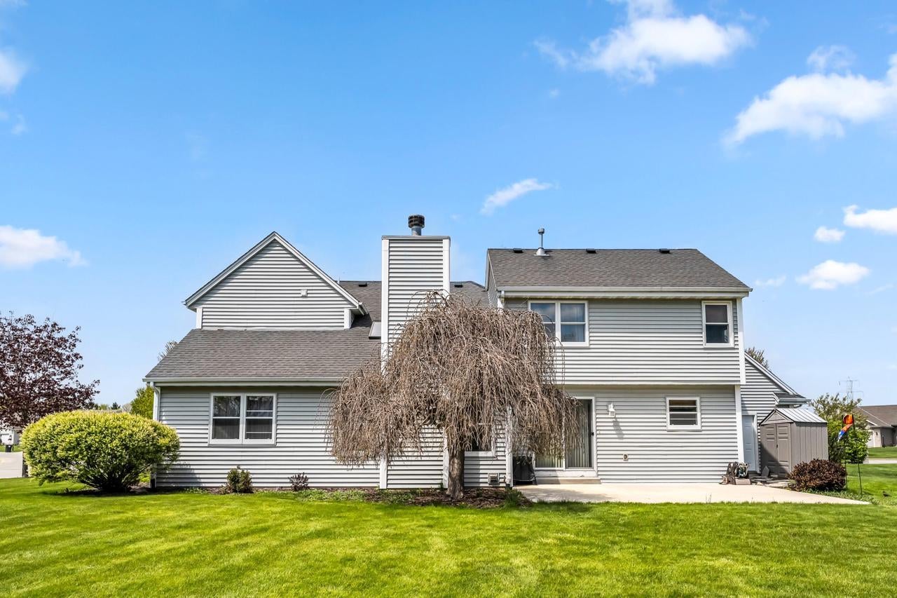1047 27TH COURT