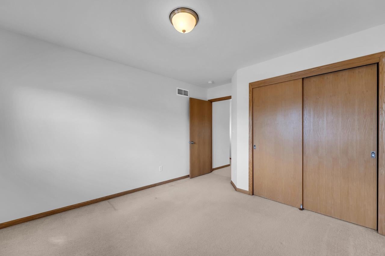 1047 27TH COURT