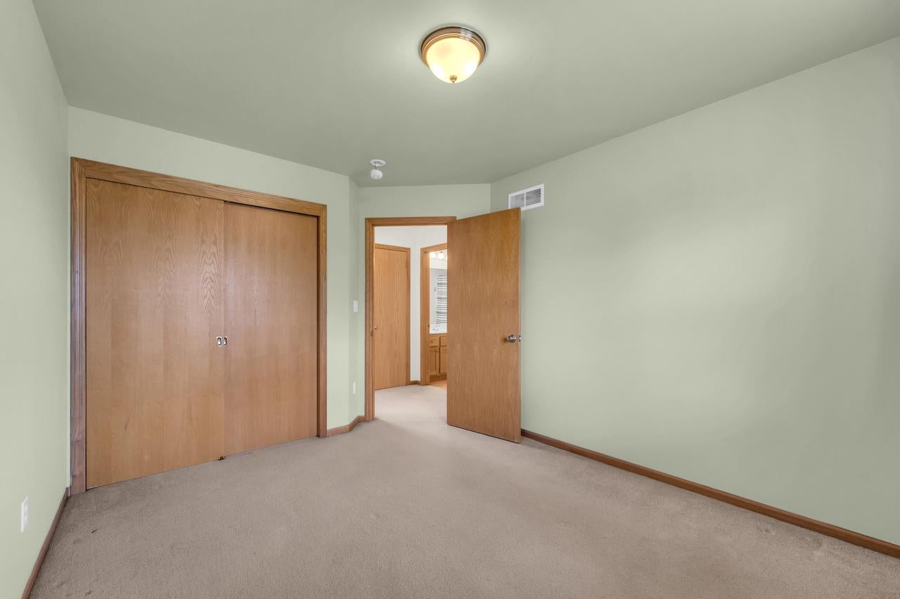 1047 27TH COURT