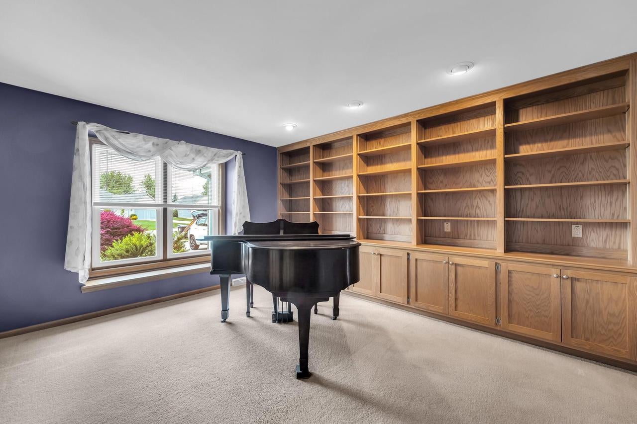 1047 27TH COURT