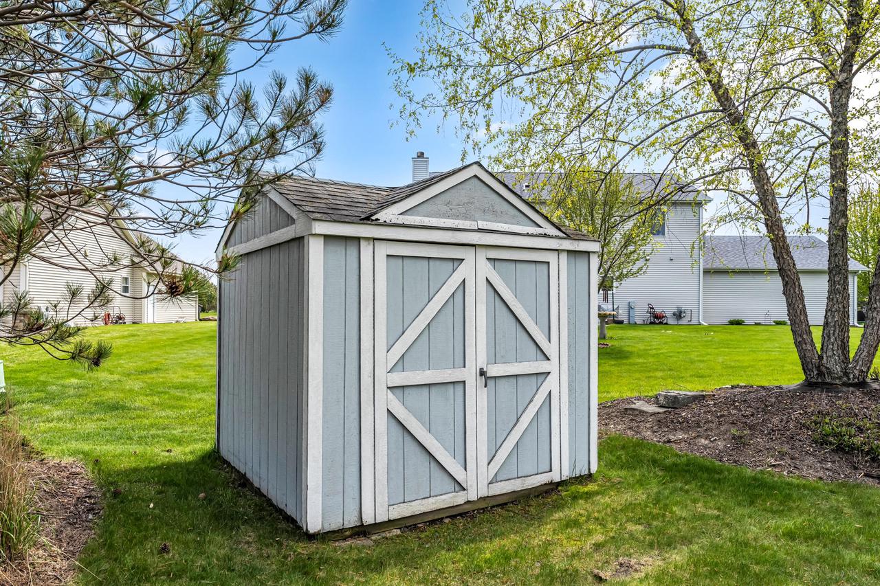 1047 27TH COURT