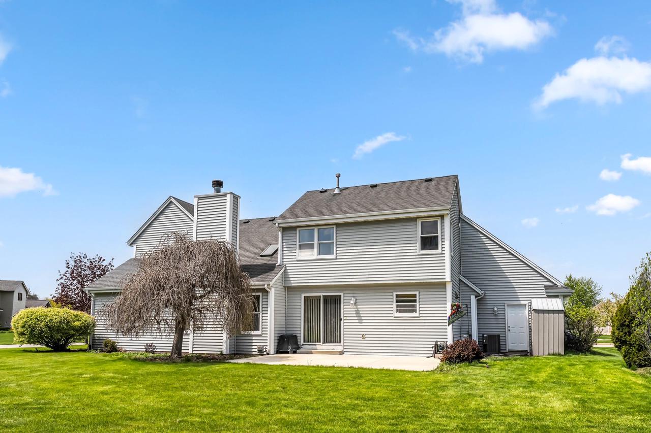 1047 27TH COURT