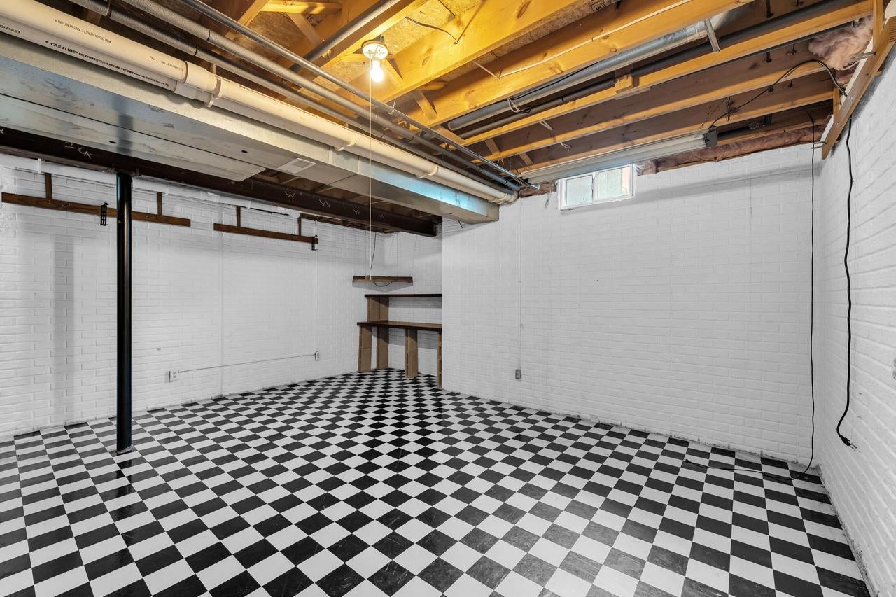 1047 27TH COURT