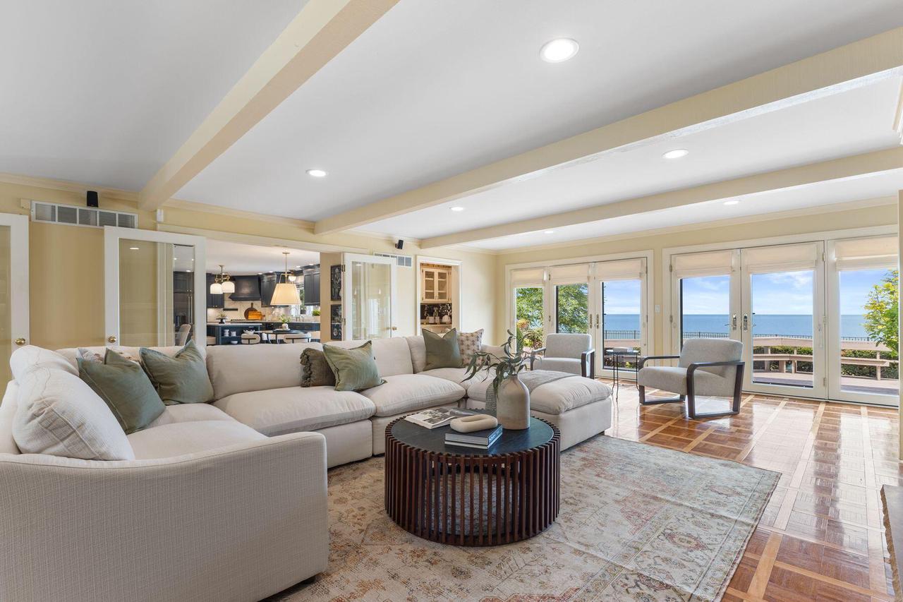 704 Waters Edge ROAD