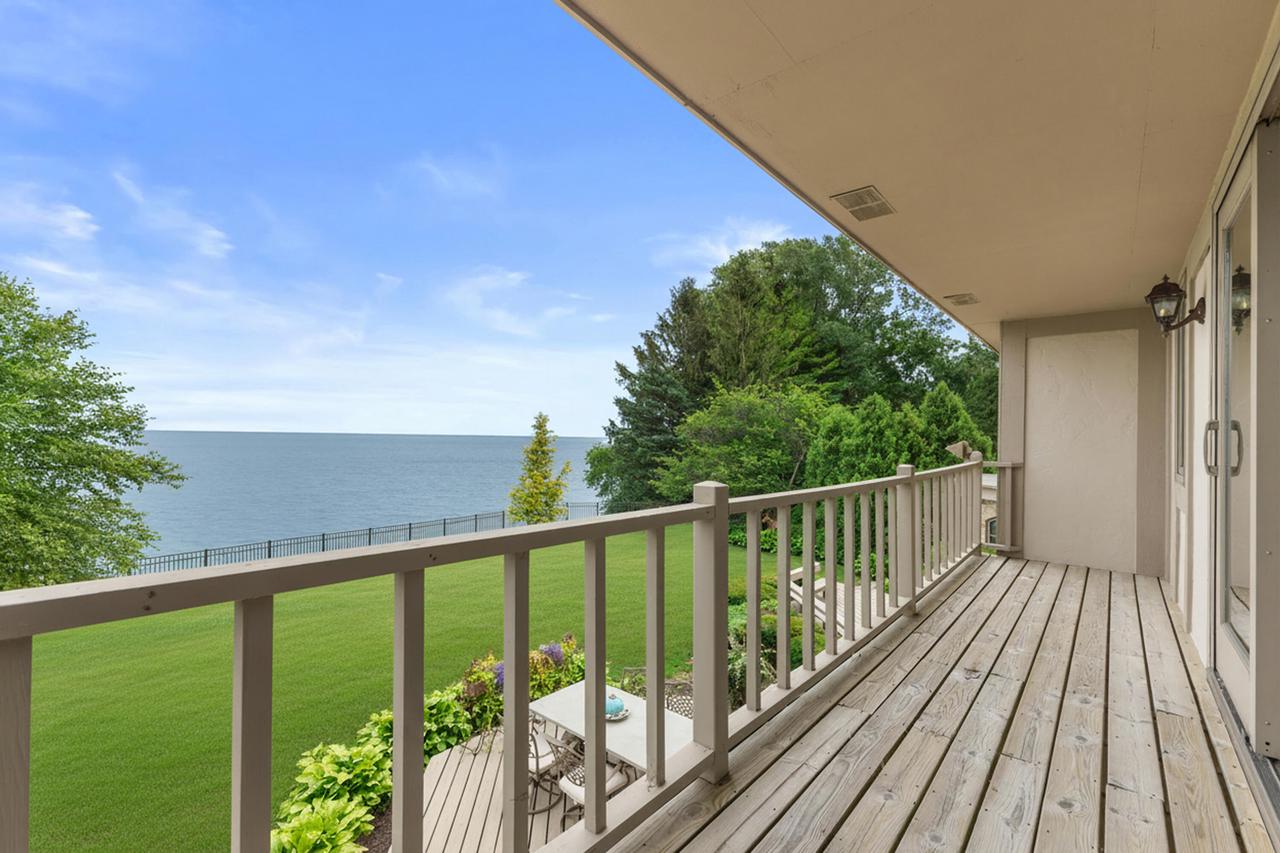 704 Waters Edge ROAD