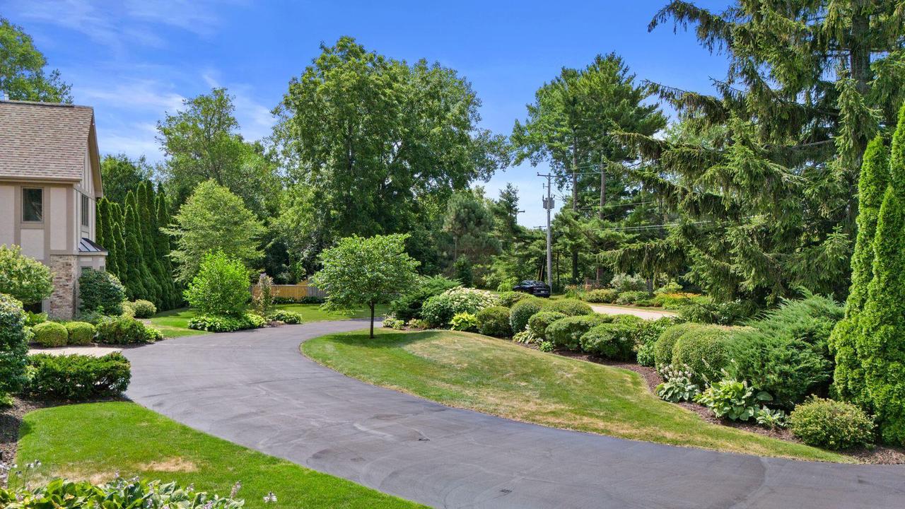 704 Waters Edge ROAD