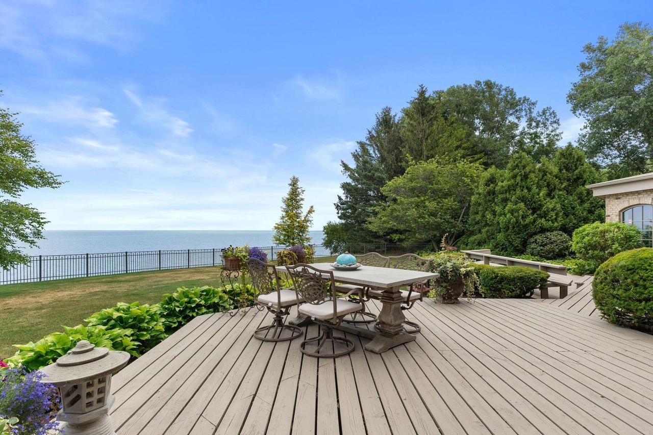 704 Waters Edge ROAD