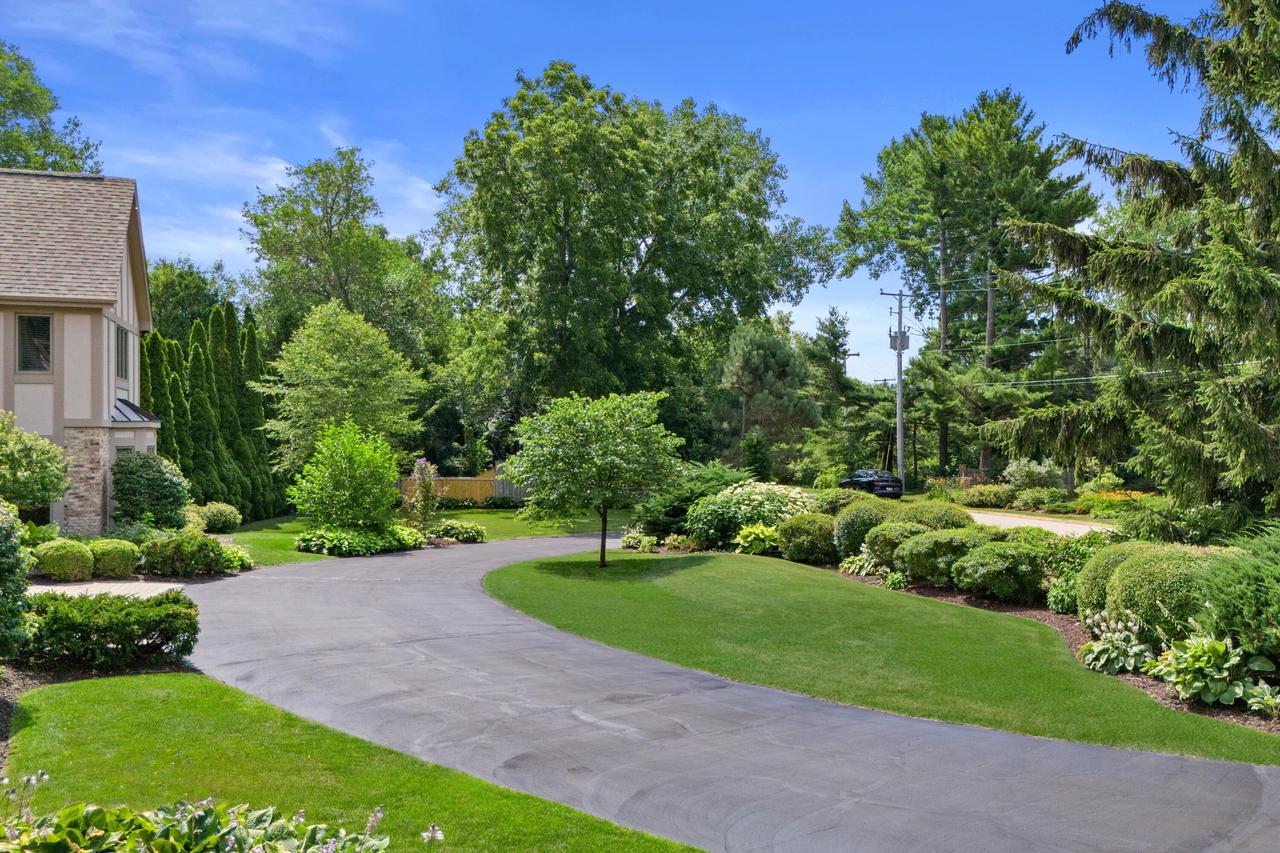 704 Waters Edge ROAD