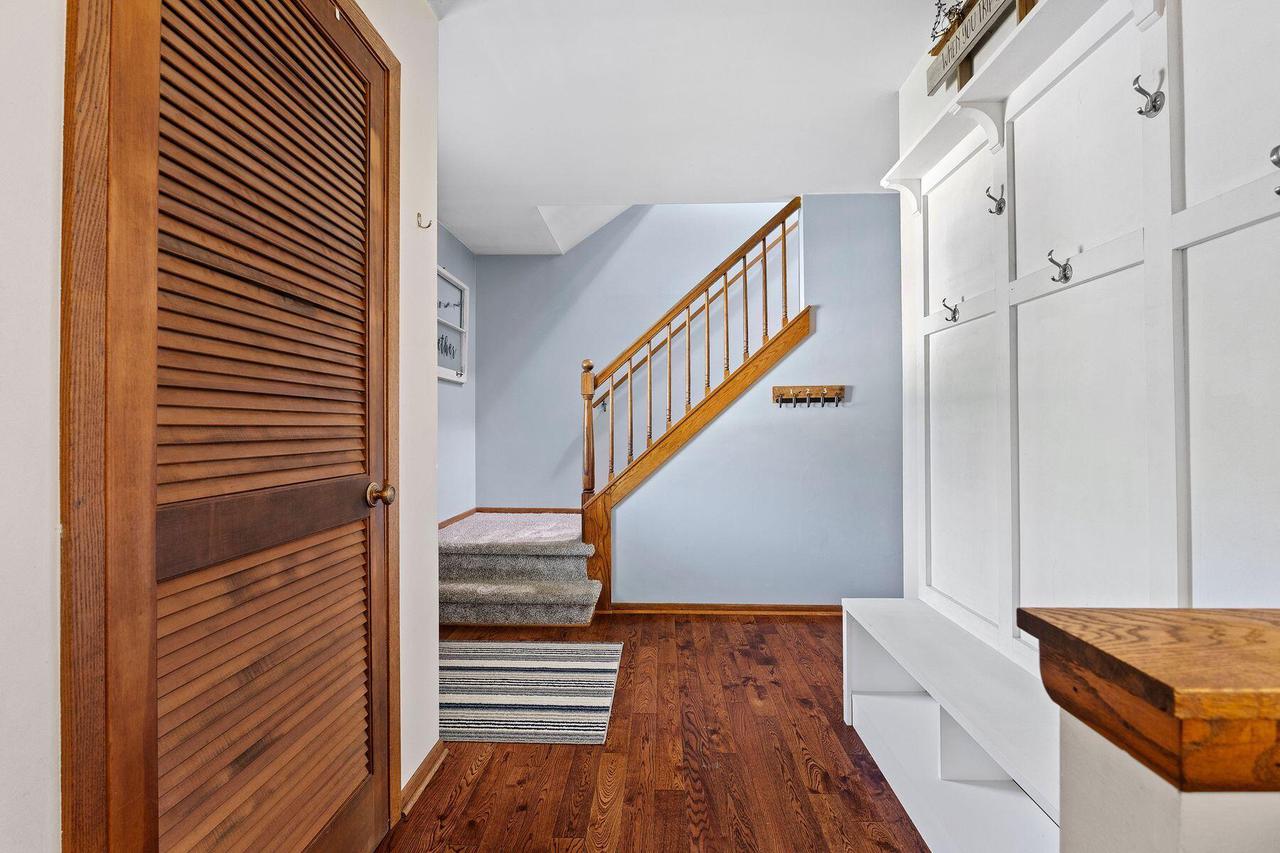 4349 Woodbury LANE