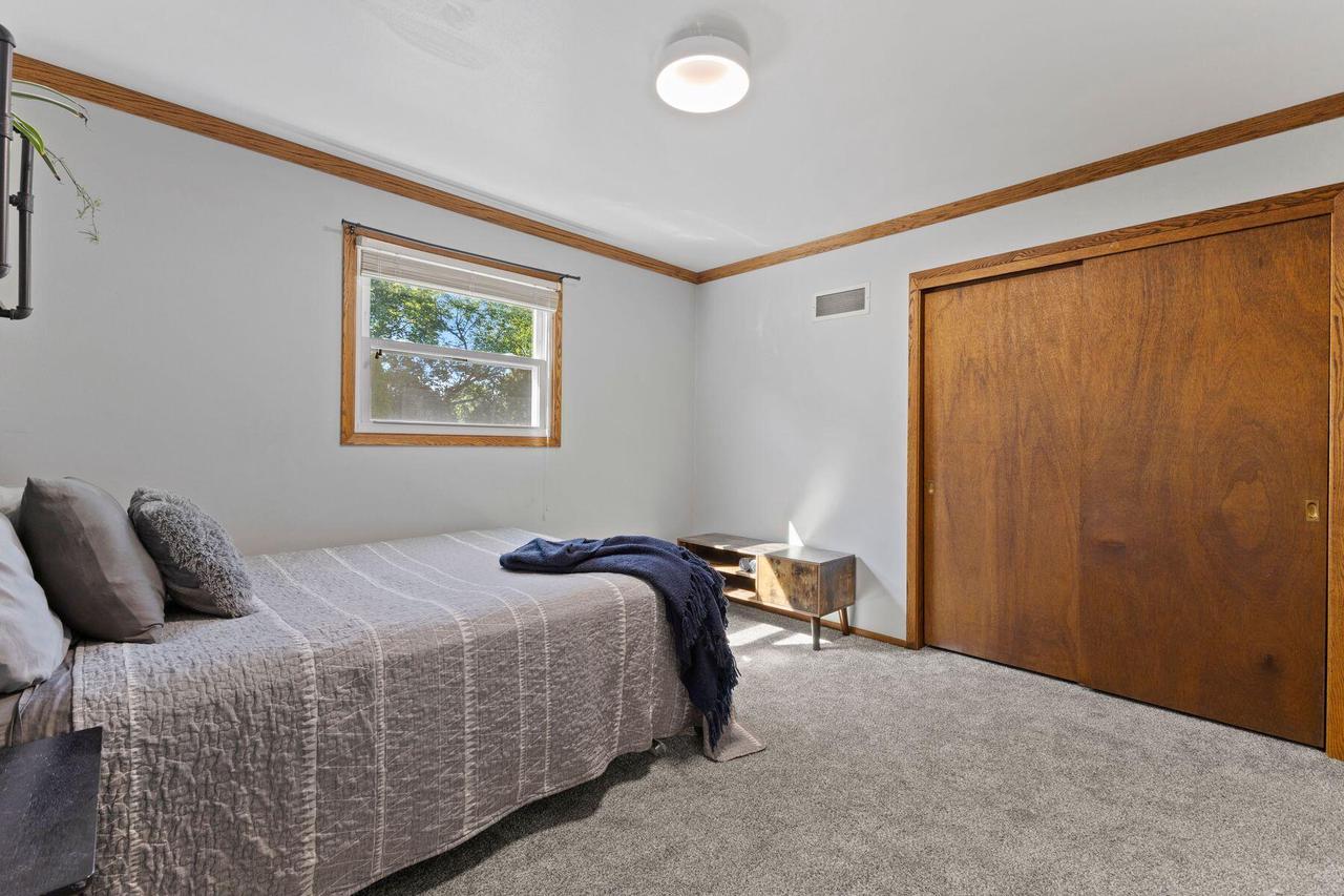 4349 Woodbury LANE