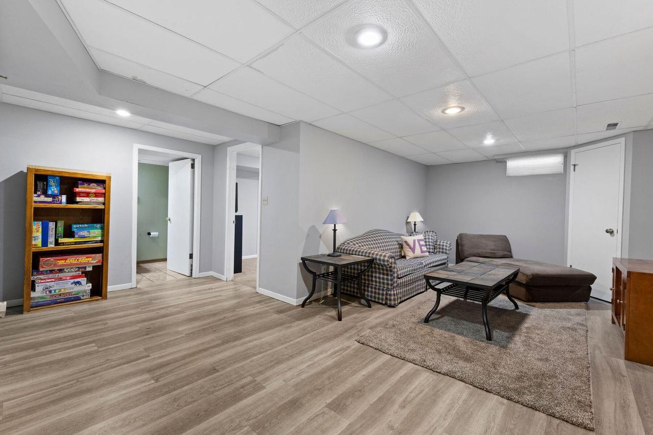 4349 Woodbury LANE