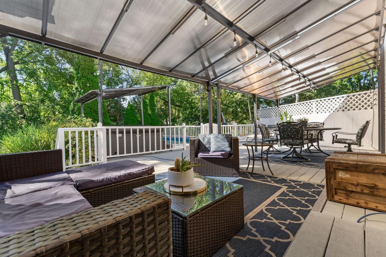 4349 Woodbury LANE