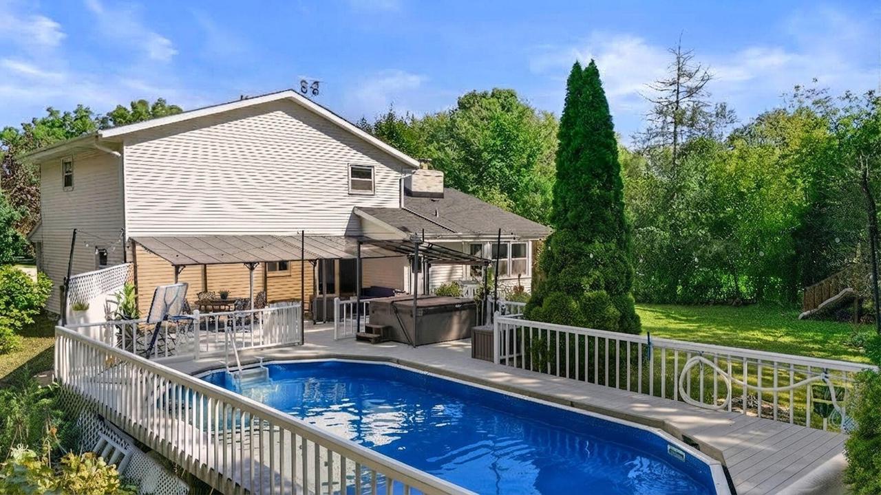 4349 Woodbury LANE