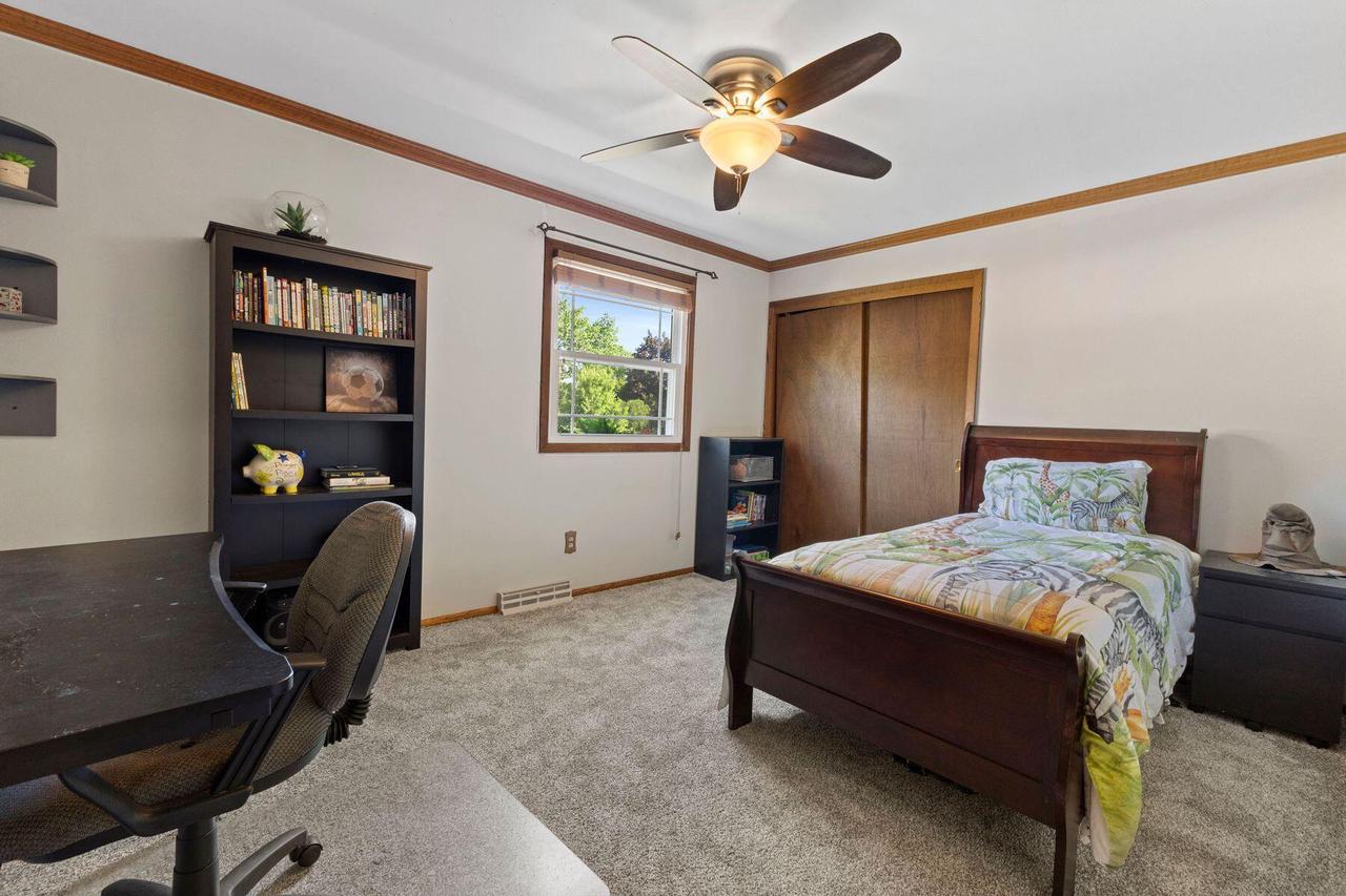 4349 Woodbury LANE