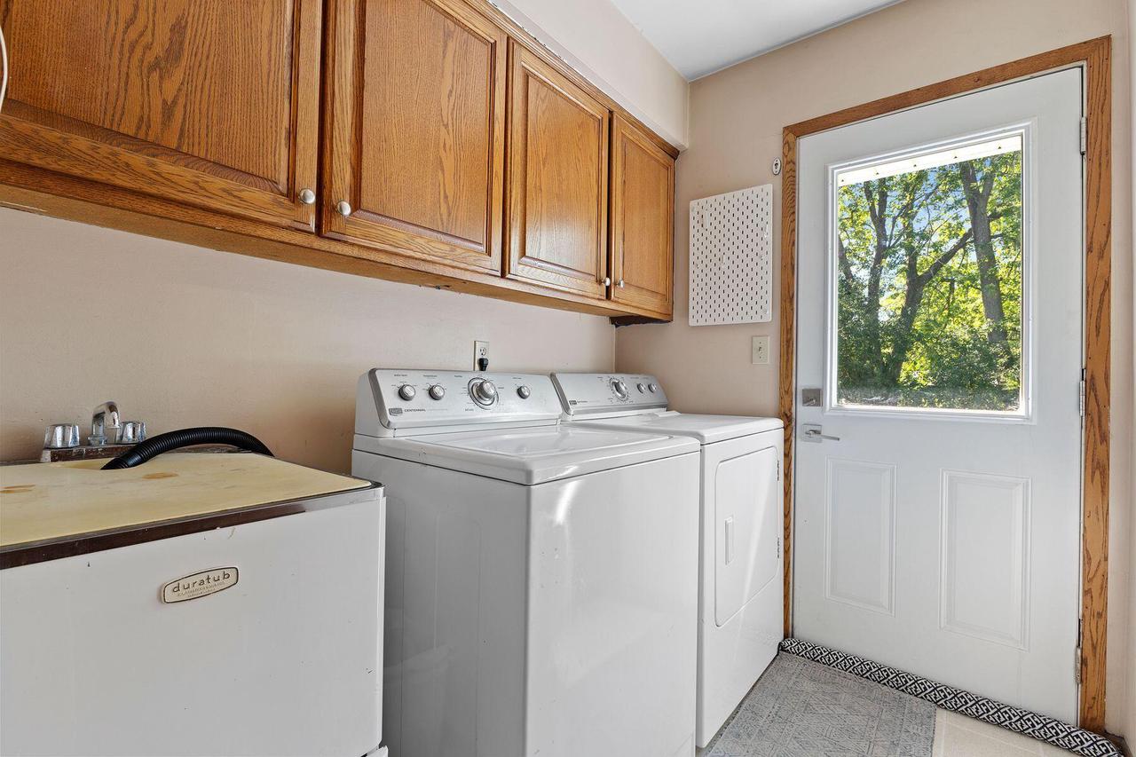 4349 Woodbury LANE