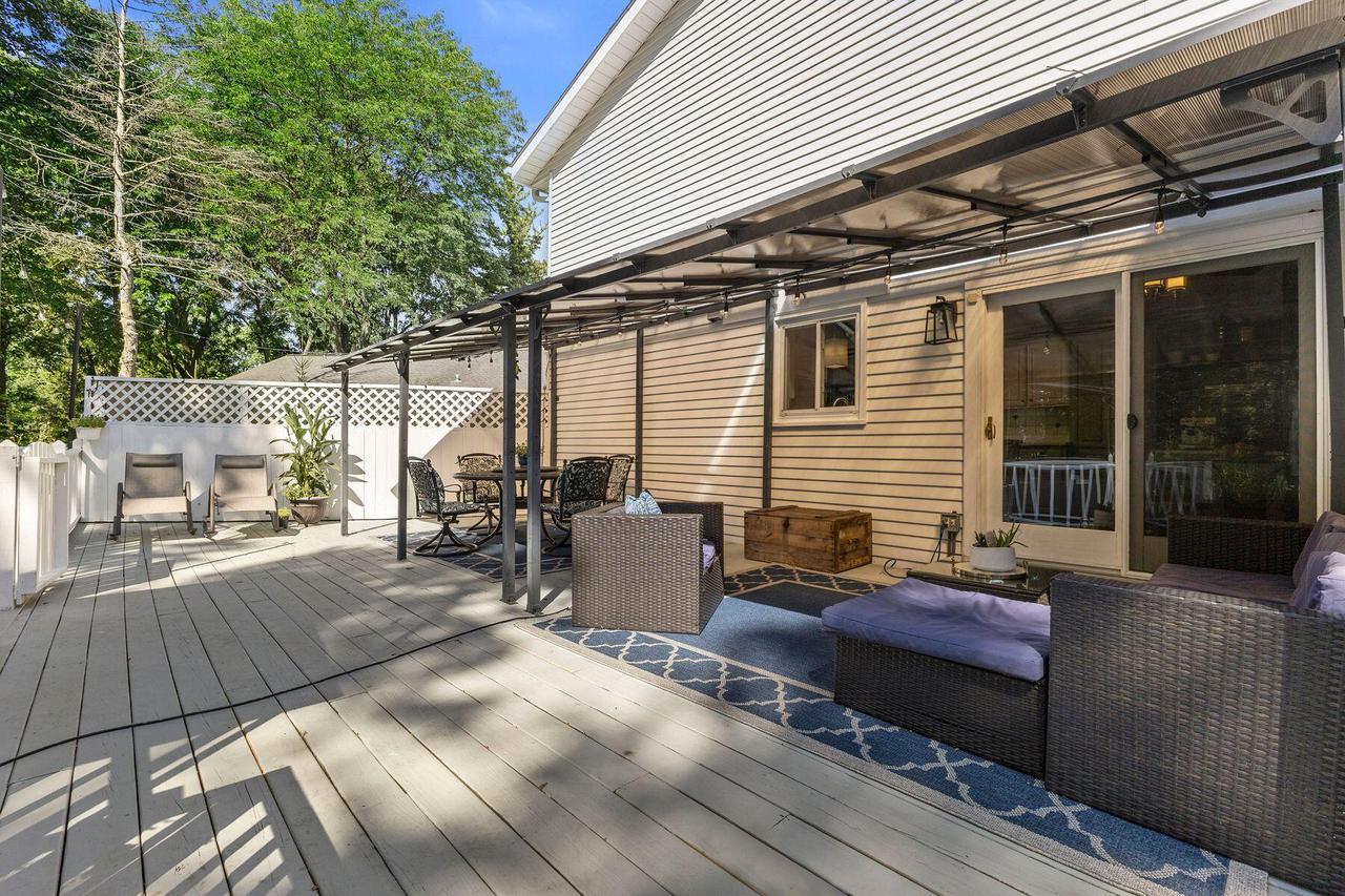 4349 Woodbury LANE