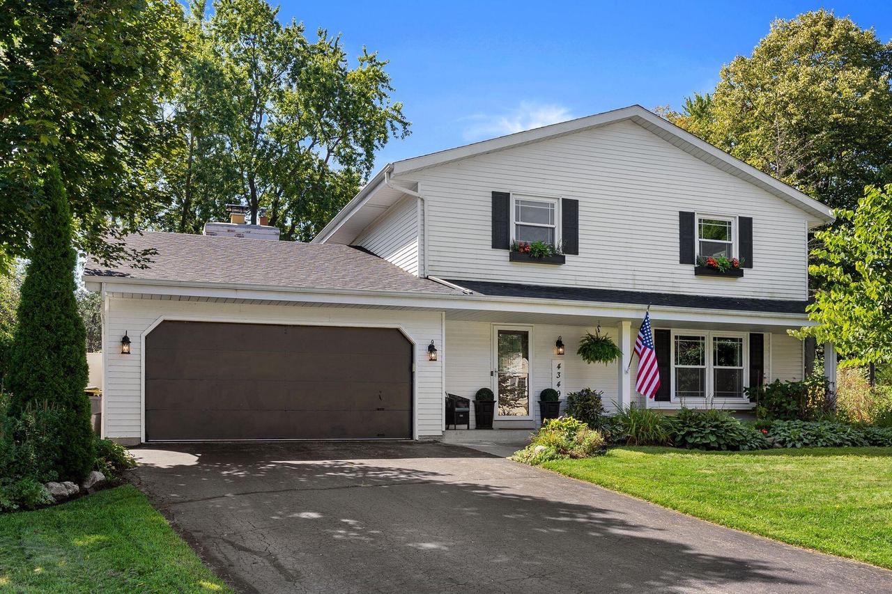 4349 Woodbury LANE