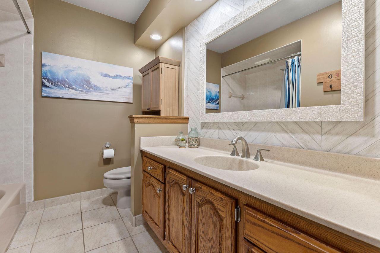 4349 Woodbury LANE