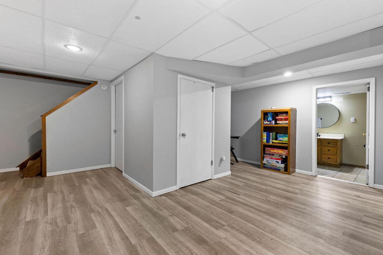 4349 Woodbury LANE