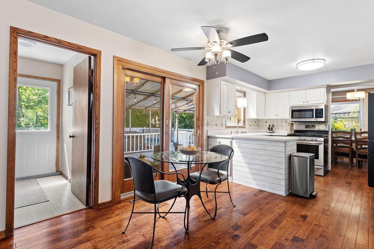 4349 Woodbury LANE