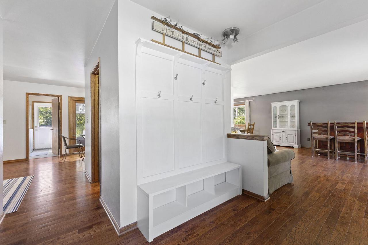 4349 Woodbury LANE