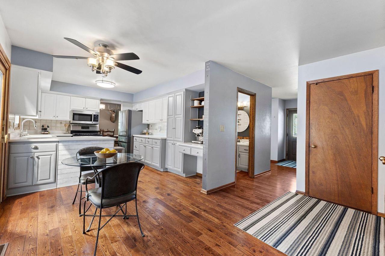 4349 Woodbury LANE