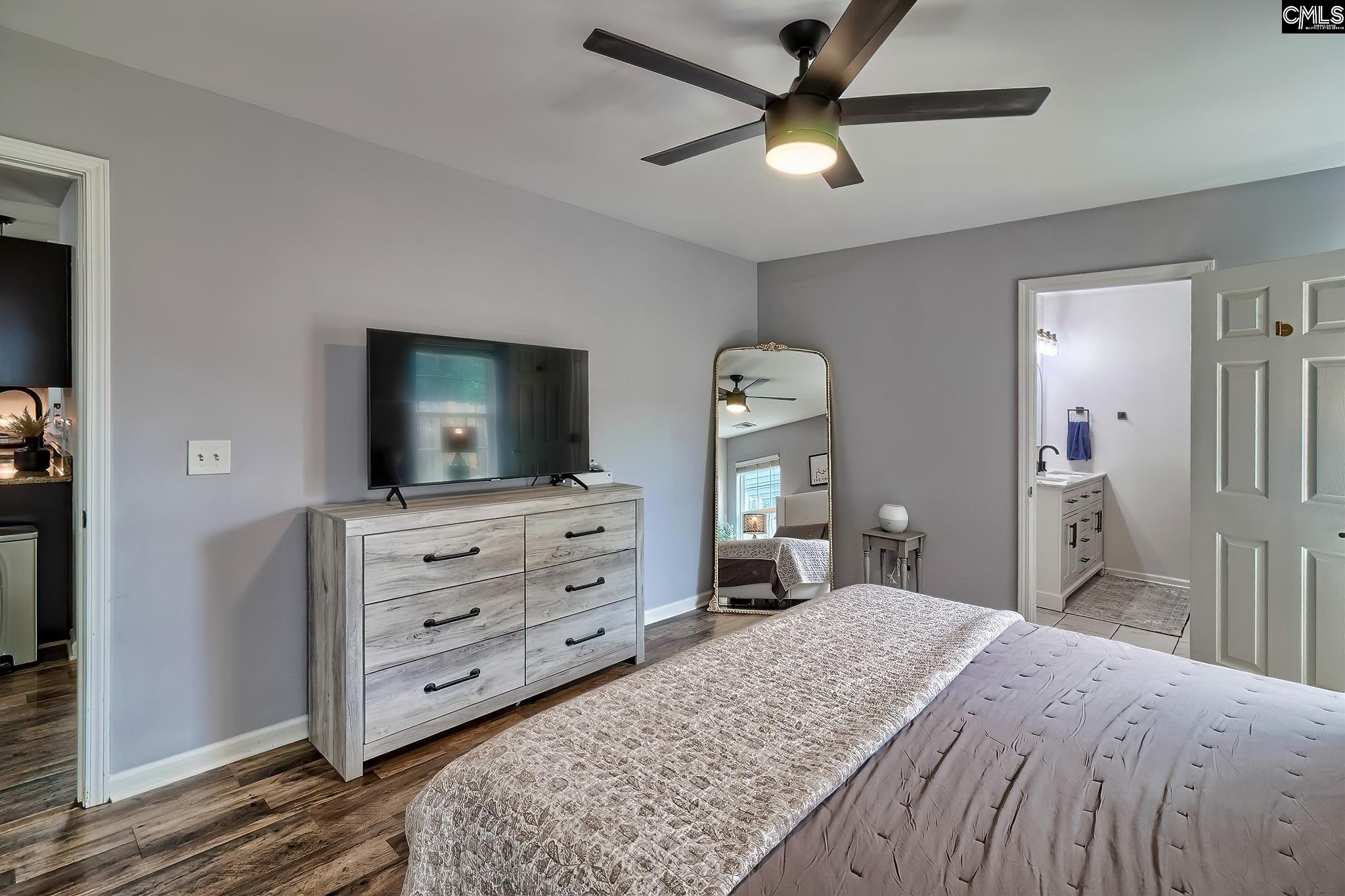 1004 Kingston Village Loop
