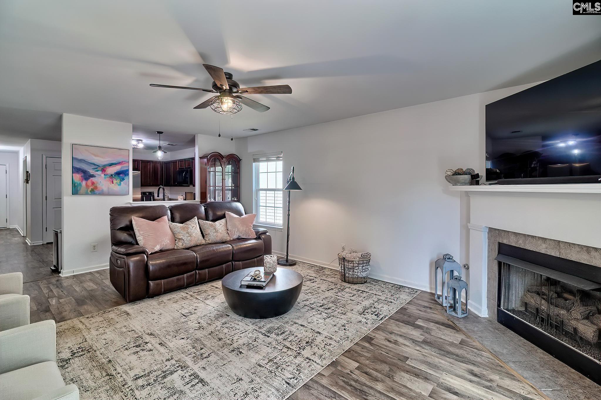 1004 Kingston Village Loop