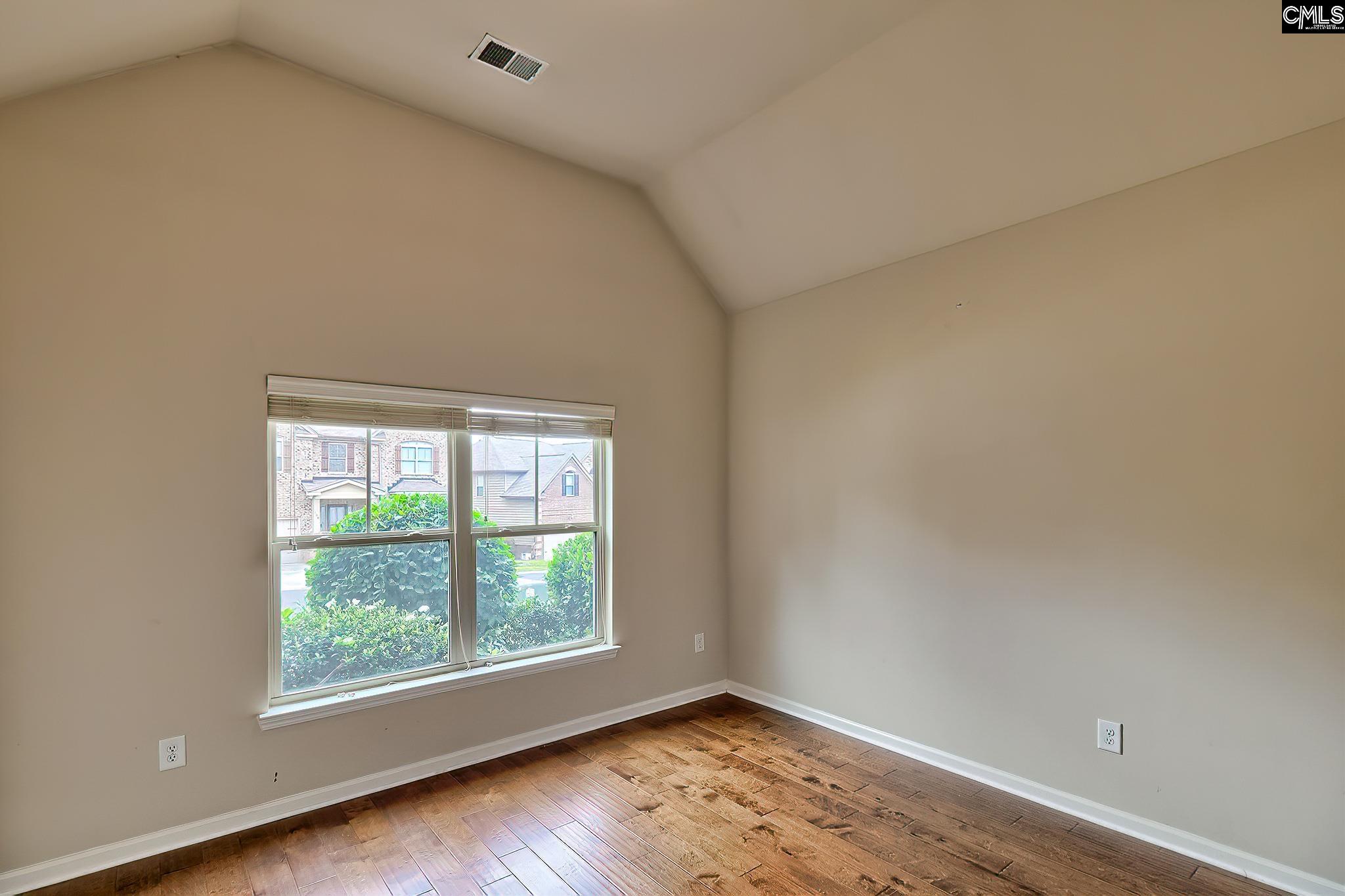 109 Saks Avenue
