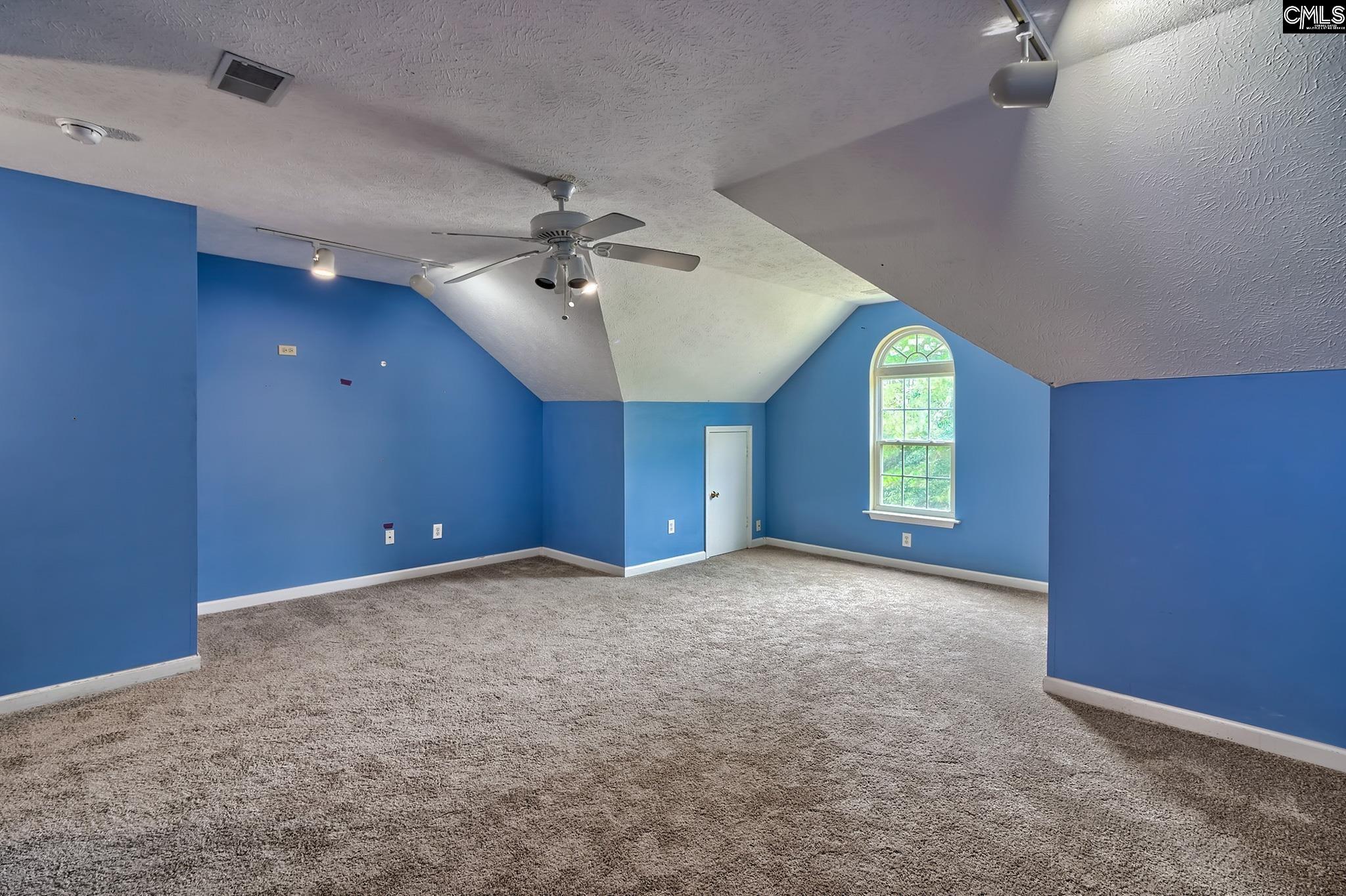 301 Knotts Circle