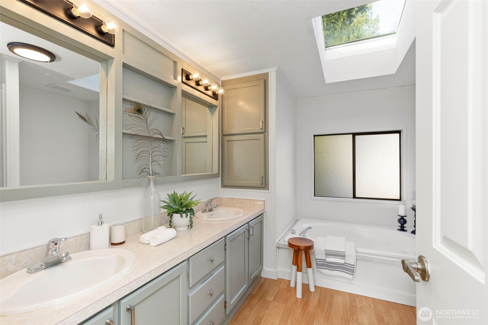 12782 NE Eckern Place