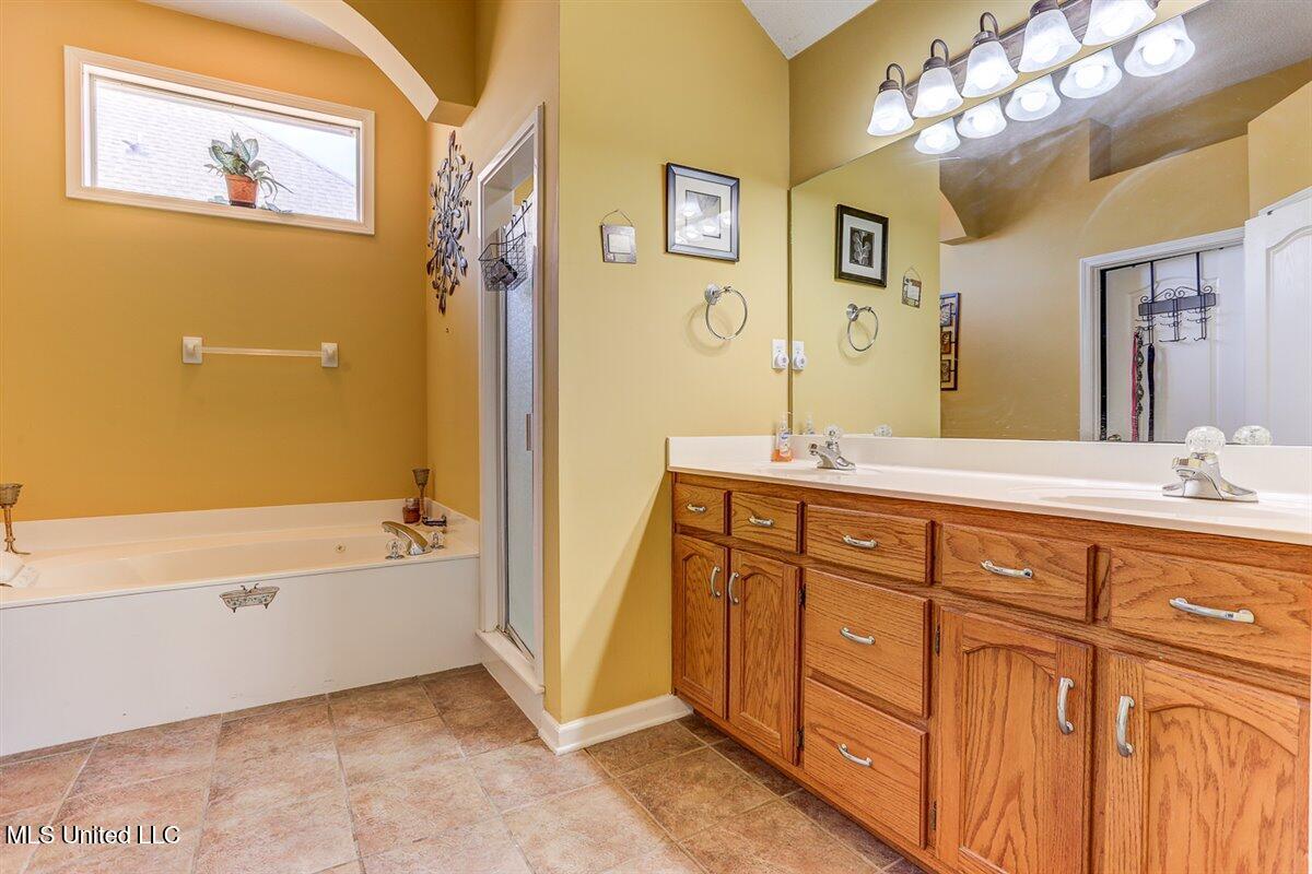 6793 N Hamilton Circle Circle