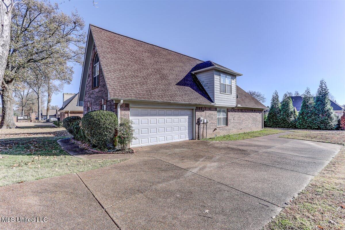 6793 N Hamilton Circle Circle