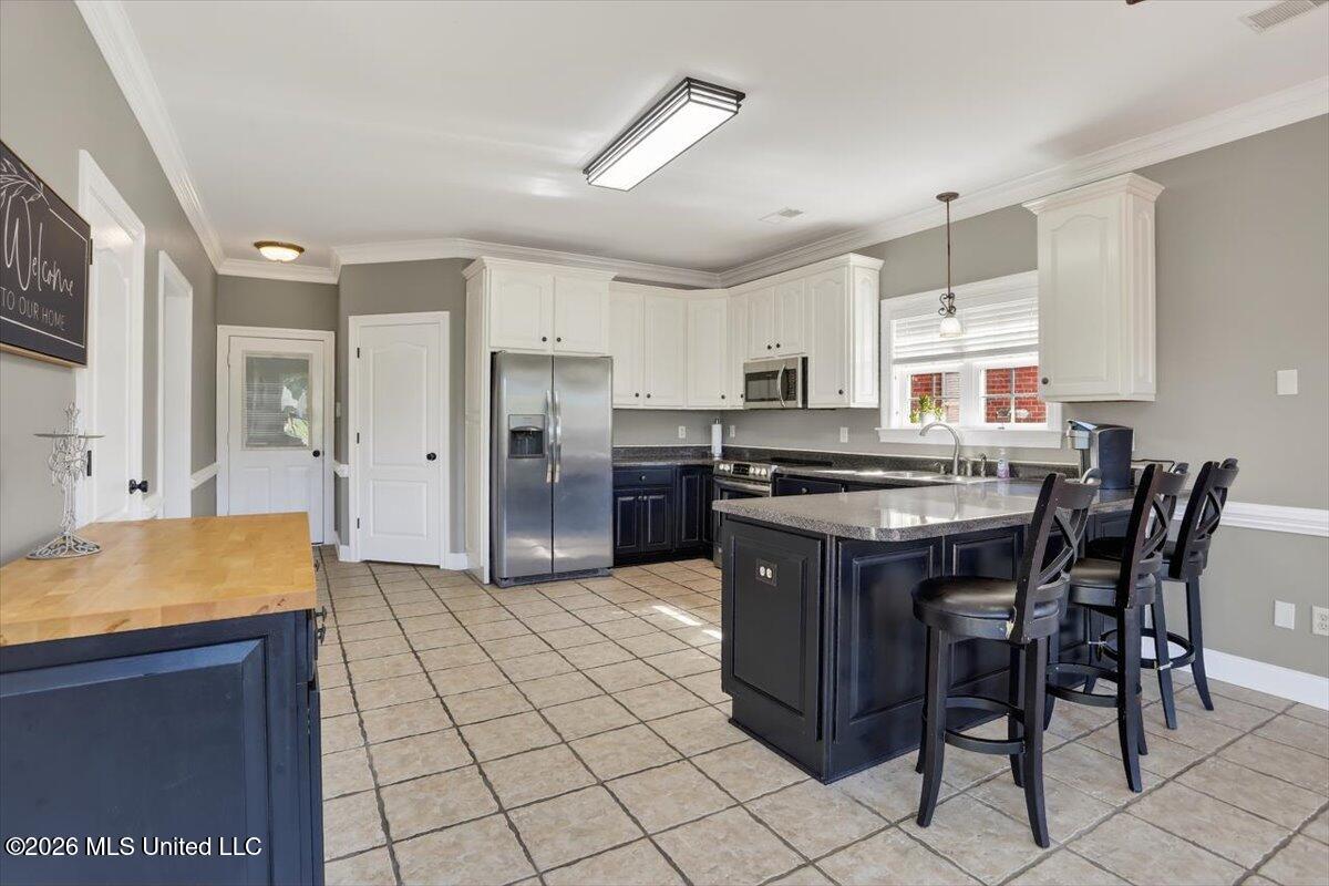 1203 Lake View Drive