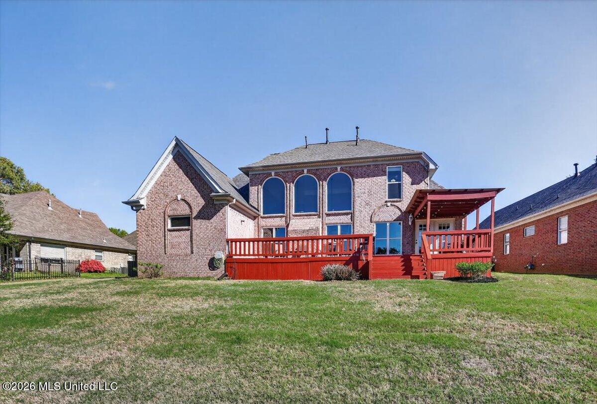 1203 Lake View Drive
