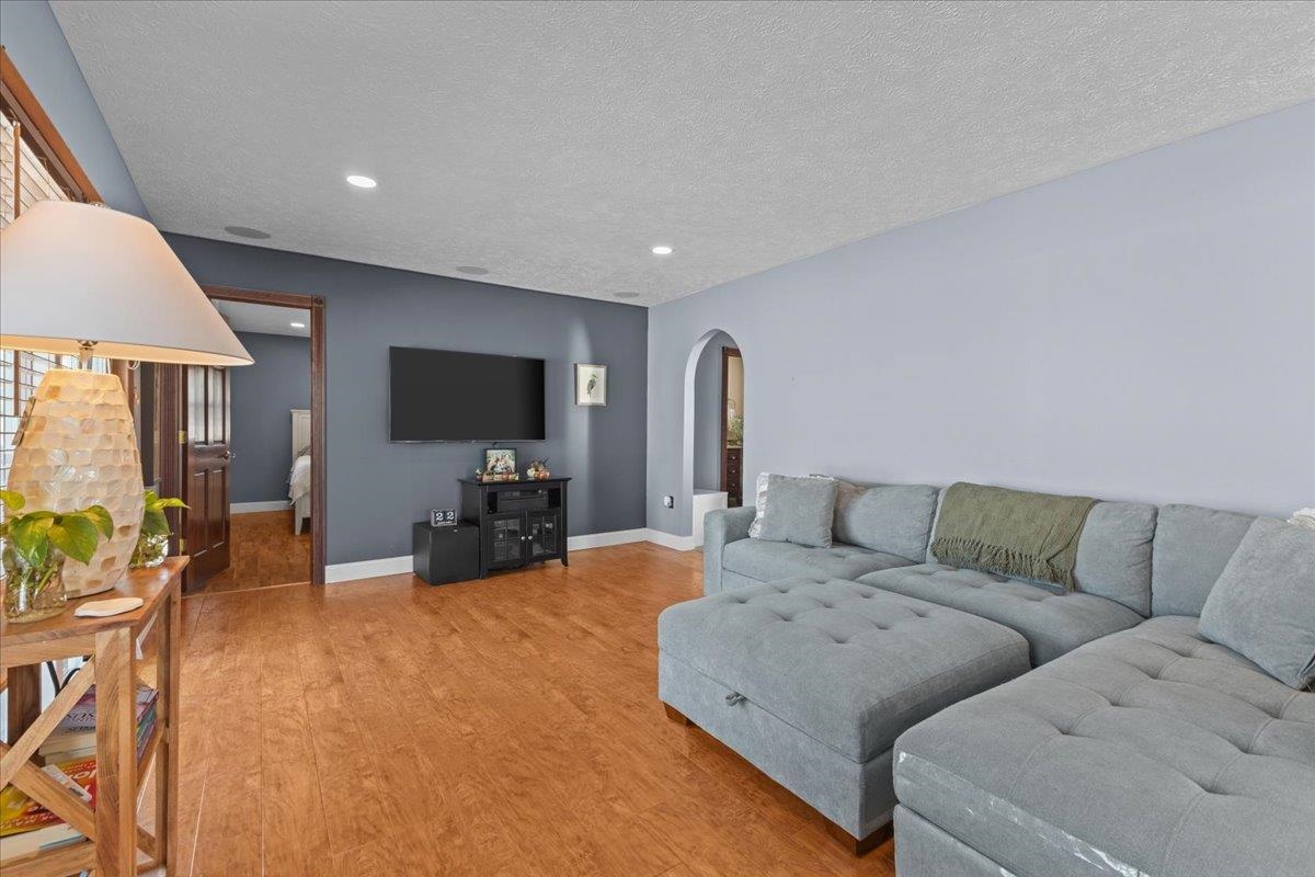 194 Lakewood Drive