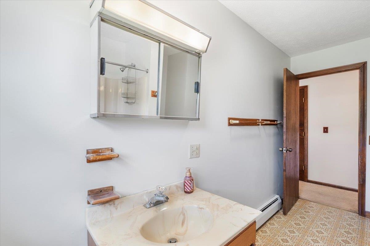17 Meadowbrook Lane