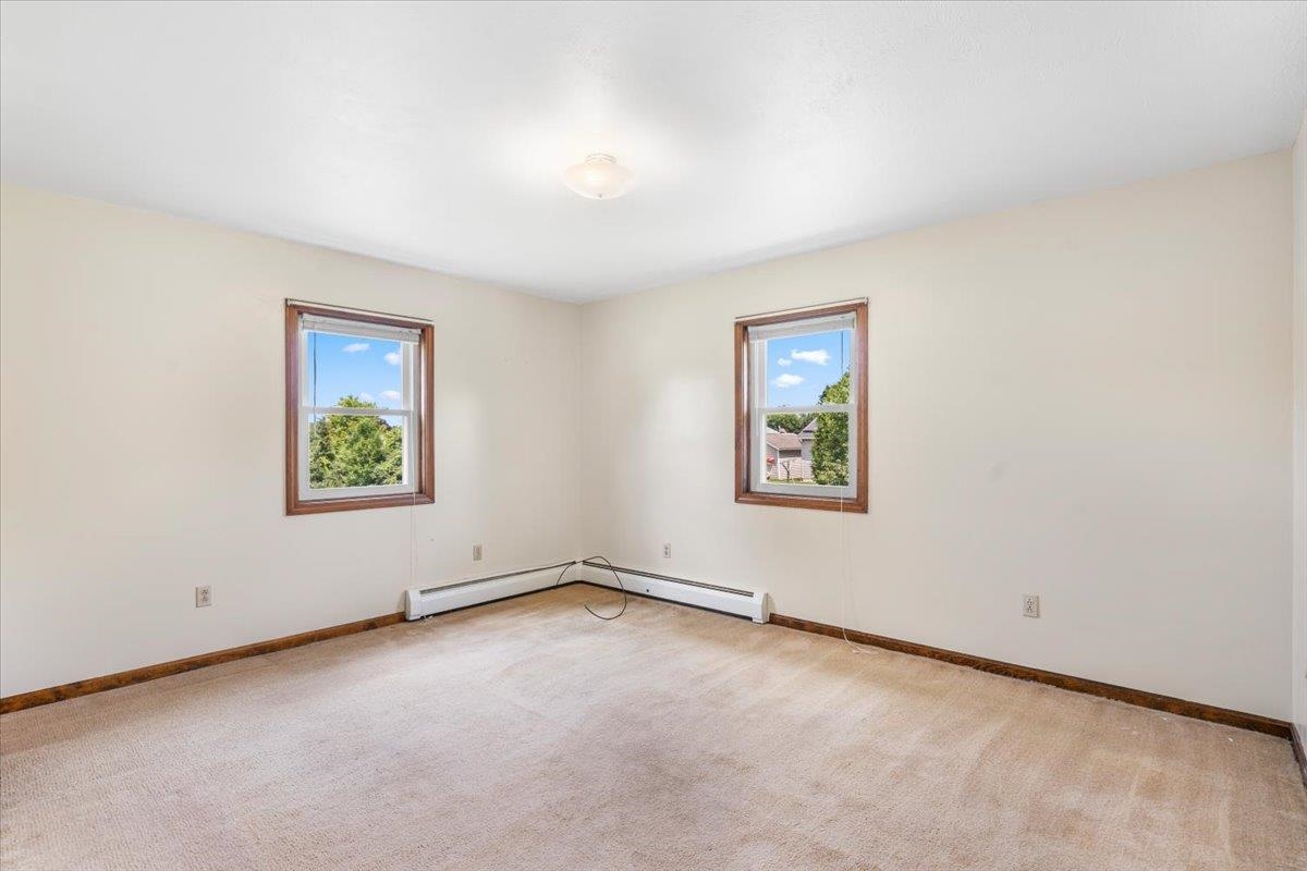 17 Meadowbrook Lane