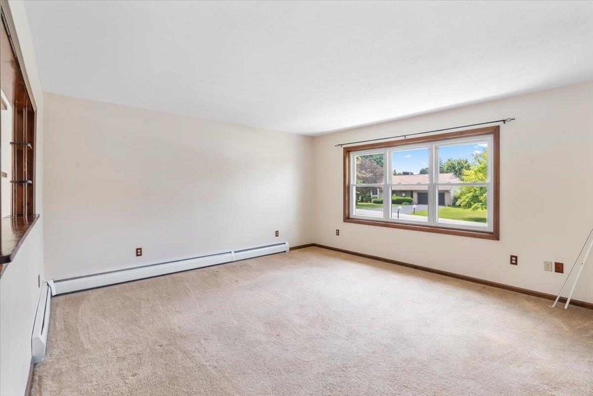 17 Meadowbrook Lane
