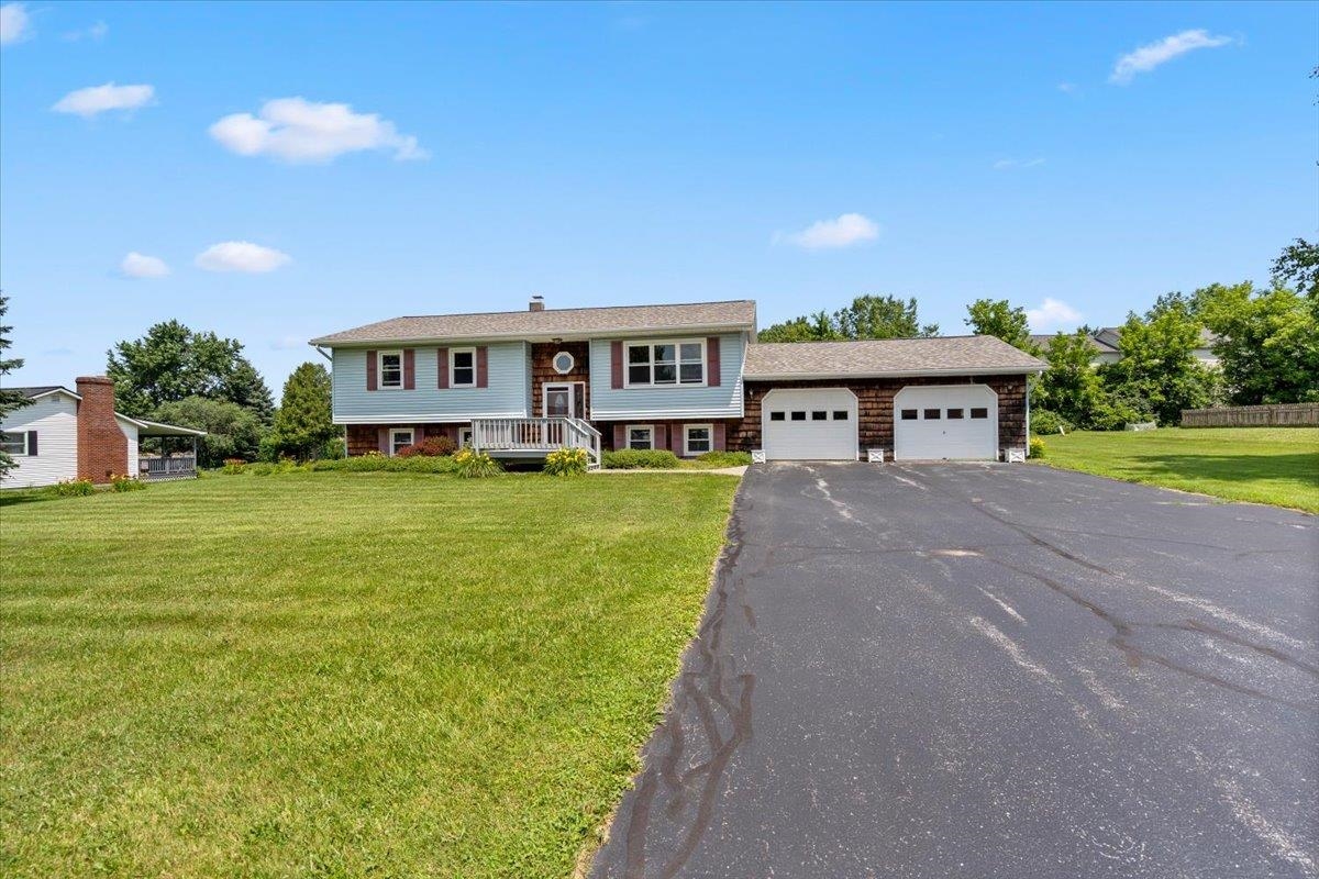 17 Meadowbrook Lane