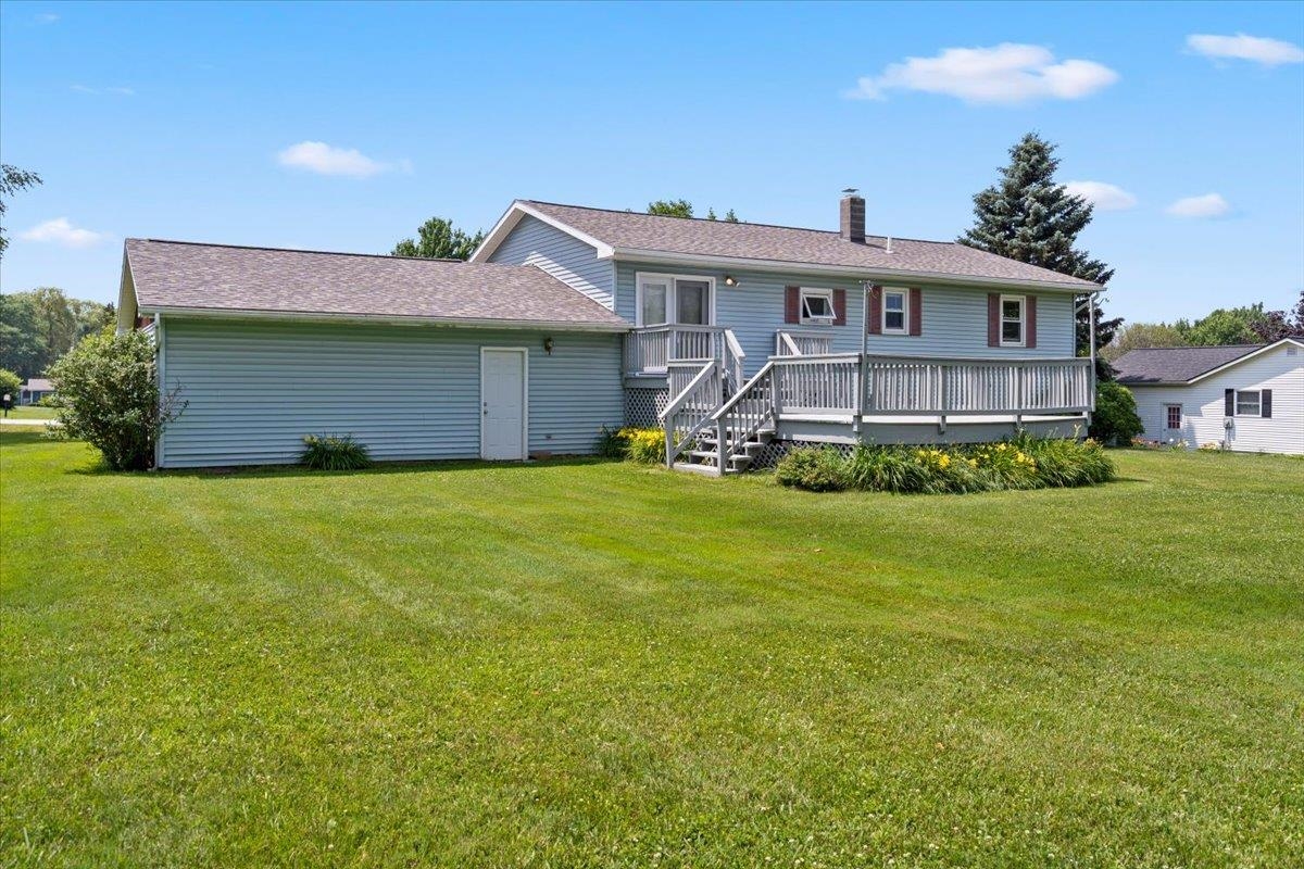 17 Meadowbrook Lane