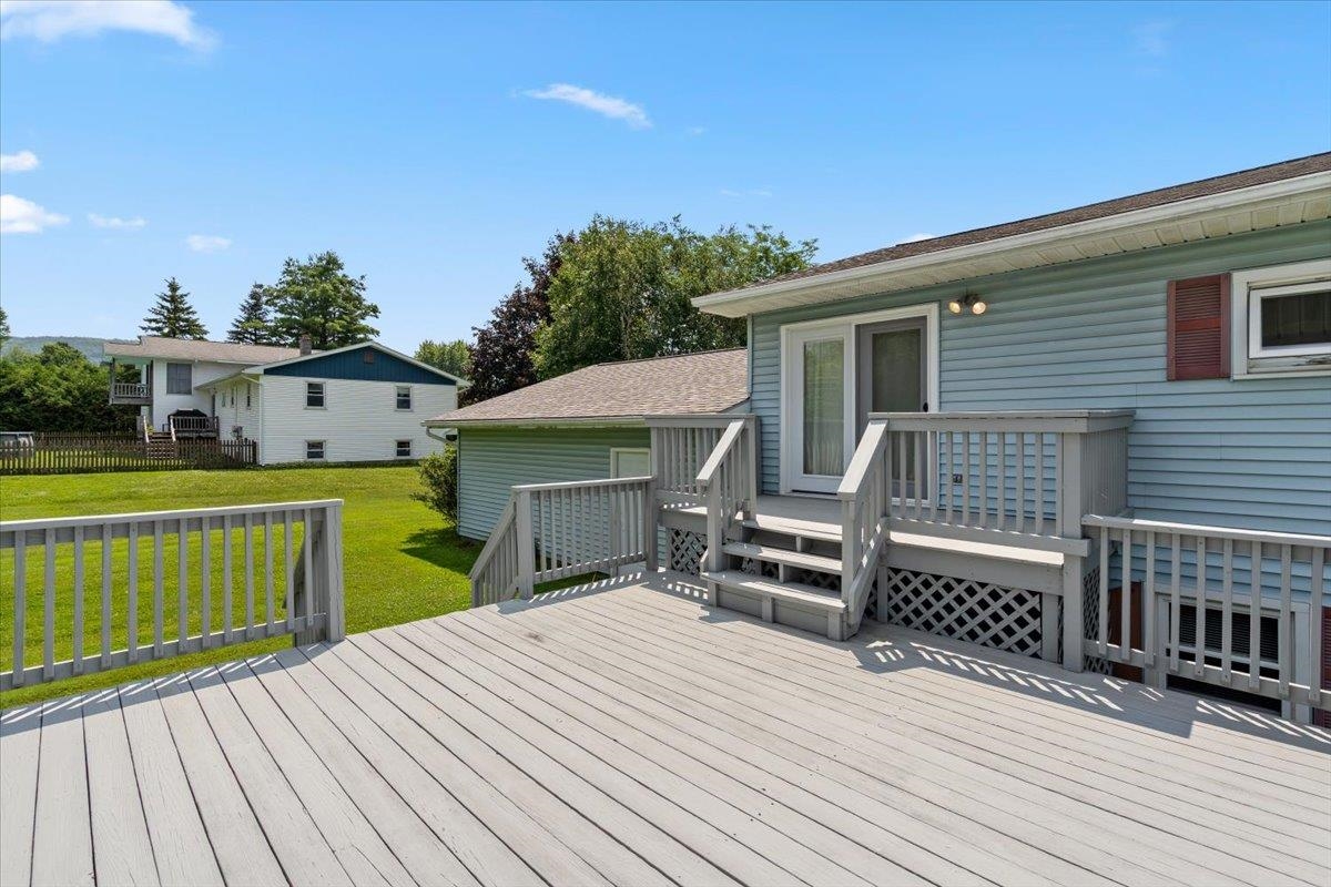 17 Meadowbrook Lane