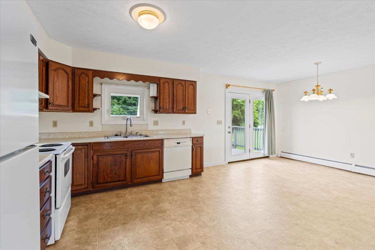 17 Meadowbrook Lane