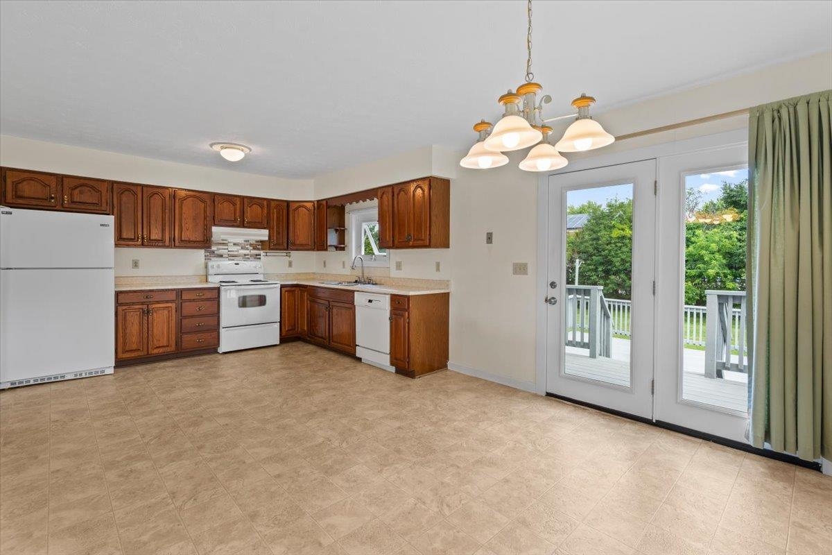 17 Meadowbrook Lane