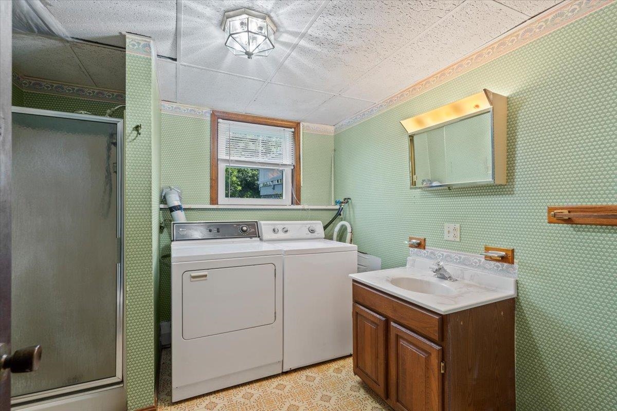 17 Meadowbrook Lane