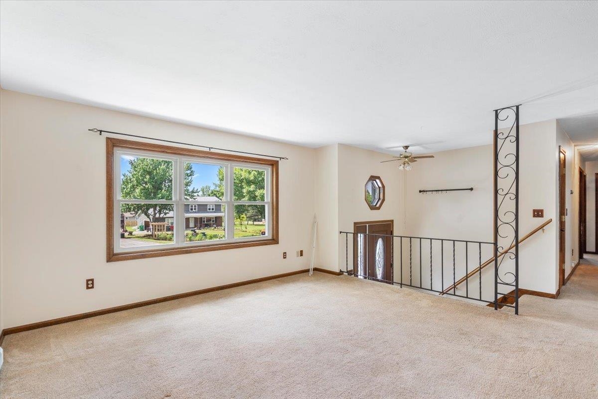 17 Meadowbrook Lane
